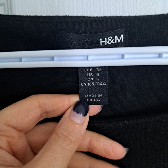 H&M belted dress w/ pockets - Picture 2 of 4